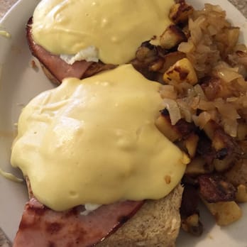 Josie's Corner - 2 eggs Benedict on a honey wheat homemade bread - Breakfast & Brunch Near Me - Berlin, Connecticut