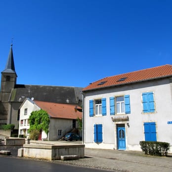Village de Rodemack - Church and blue house - Landmarks & Historical Buildings Near Me