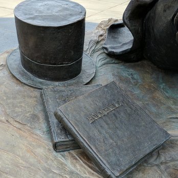 Lincoln Memorial - Abe's hat and societal destruction pieces of fiction. - Landmarks & Historical Buildings Near Me