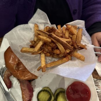 Public Kitchen - Soggy fries !!! - Gastropubs Near Me - Wakefield, Massachusetts