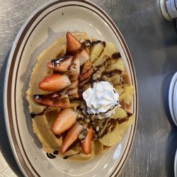 Braves Breakfast and Grill Restaurant - Waffle with fruits
