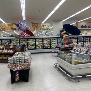 Albertsons - Cheeses and deli meats area - Grocery Near Me - Long Beach, California