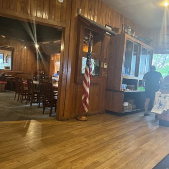 Mayflower Seafood and Restaurant - Inside - Seafood Near Me - Henderson, North Carolina