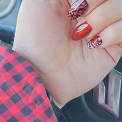 Hues Nail Bar - Dark Valentine