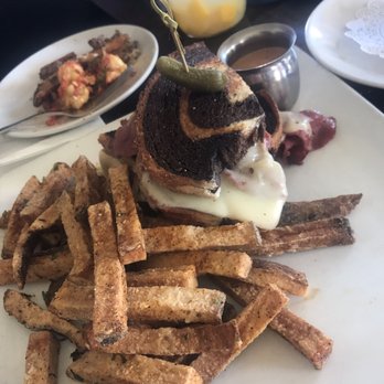 The Attic - Breakfast & Brunch Near Me - Long Beach, California