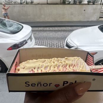 Señor Paleta - Strawberry Shortcake with White Chocolate - Desserts Near Me - San Juan, Puerto Rico Señor Paleta - Strawberry Shortcake with White Chocolate - Desserts Near Me - San Juan, Puerto Rico