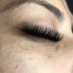 Lash Therapy With Nikole - HYBRID