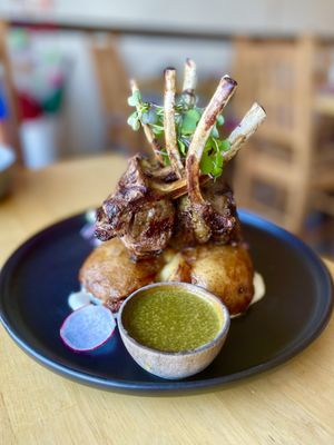 Llama Restaurant by null