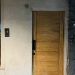 Front entrance - no sign. Wait on time to enter Front entrance - no sign. Wait on time to enter