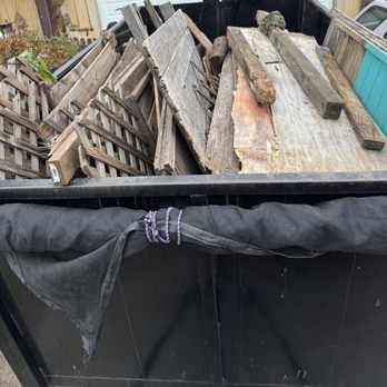 Sonoma Junkers - Trailer full of old wood fencing - Junk Removal & Hauling Near Me Sonoma Junkers - Trailer full of old wood fencing - Junk Removal & Hauling Near Me