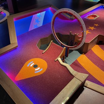 Puttshack - Oakbrook - Mini Golf Near Me - Oak Brook, Illinois