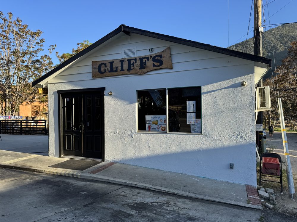 Cliffs Cafe Logo