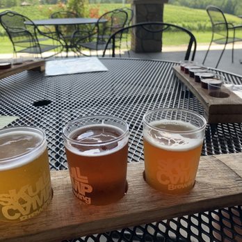 Round Peak Vineyards - Beer and wine flights - Wineries Near Me - Mount Airy, North Carolina Round Peak Vineyards - Beer and wine flights - Wineries Near Me - Mount Airy, North Carolina