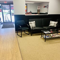 Discount Tire Centers - Comfortable and clean waiting area.