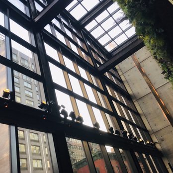 Lobby Bar - Beautiful patio - Lounges Near Me - New York, New York