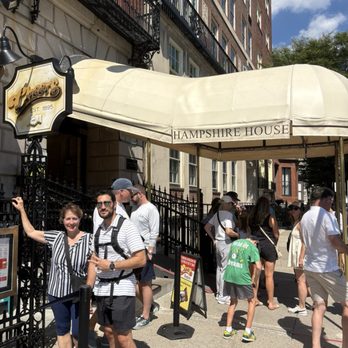 Cheers - American Near Me - Boston, Massachusetts