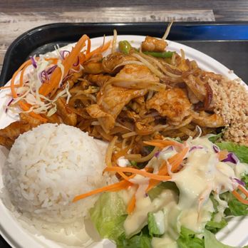 Bangkok Thai Cuisine - Lunch Special- Pad Thai with Pork and Salad - Thai Near Me - Foothill Ranch, California