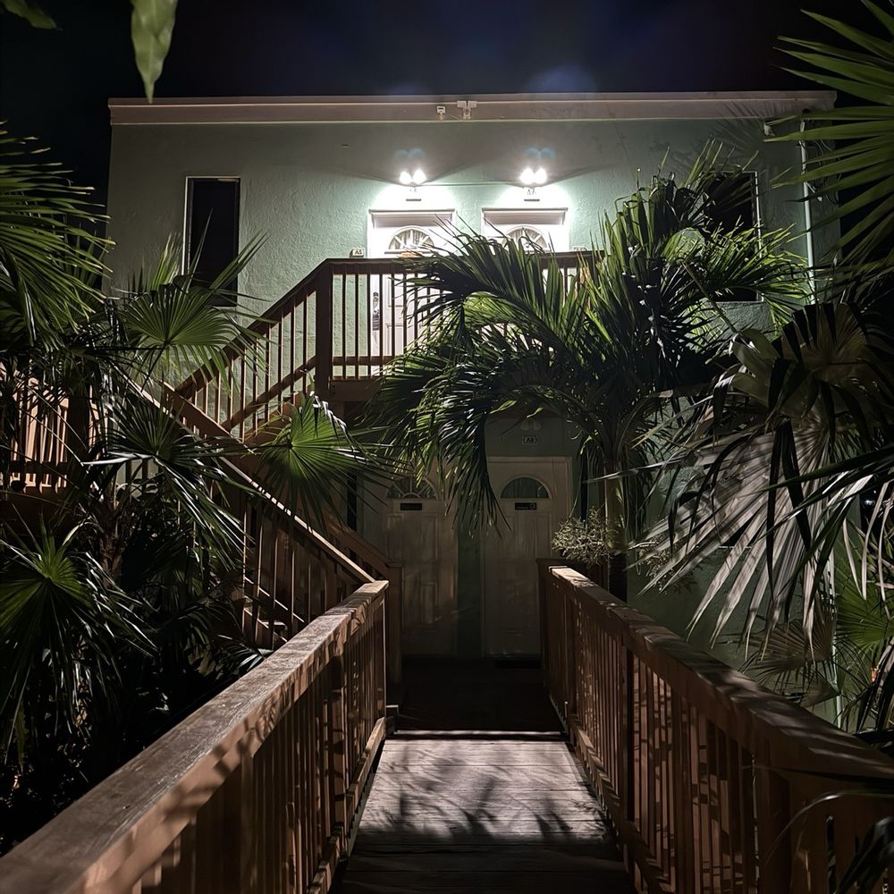 The Green Iguana Hotel - Hotels Near Me - St Thomas, Virgin Islands The Green Iguana Hotel - Hotels Near Me - St Thomas, Virgin Islands