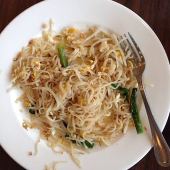 Lemon Thai Cuisine - Pad thai with chicken (that I are all of haha) - Thai Near Me - Somerville, Massachusetts