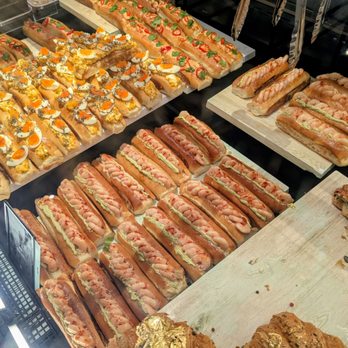 Harrods Food Hall - Sandwiches - Cheese Shops Near Me - London, XGL Harrods Food Hall - Sandwiches - Cheese Shops Near Me - London, XGL