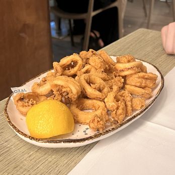 Ca La Nuri - Calamari - Mediterranean Near Me - Barcelona, B Ca La Nuri - Calamari - Mediterranean Near Me - Barcelona, B