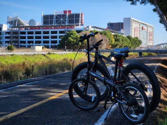 Photo of San Tomas Aquino Creek Trail - Santa Clara, CA, US.