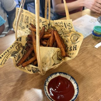 Me’s Kitchen - Sweet Potato Fries - Vietnamese Near Me - Sacramento, California Me’s Kitchen - Sweet Potato Fries - Vietnamese Near Me - Sacramento, California