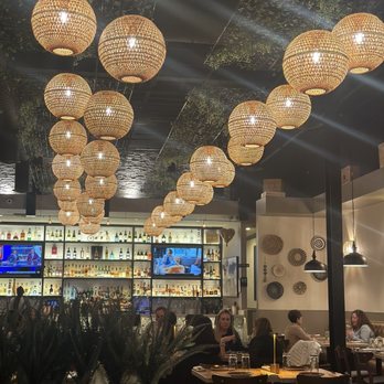 Social Inn - Indoor seating - Cocktail Bars Near Me - Glenview, Illinois