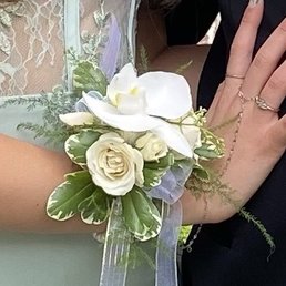 Wrist corsage Wrist corsage