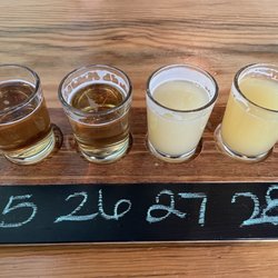Steady Flow Growler House - Brewery battle flight