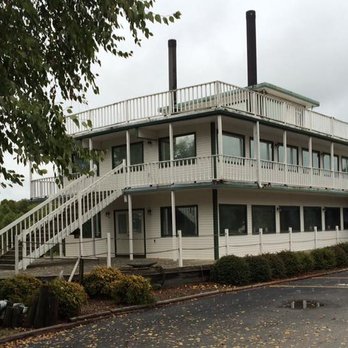 Dondie's White River Princess - the front of the building - Seafood Near Me - Des Arc, Arkansas