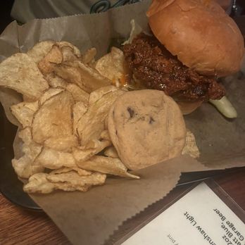 Renshaw Lounge - Nashville hot chicken - Pizza Near Me - Clawson, Michigan