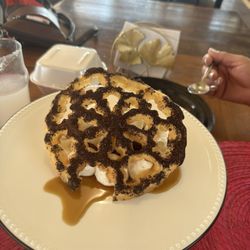 1910 - Buñuelo with cream, ice cream and coffee