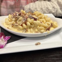 Grill Four Forty-Five - Mac and cheese with bacon