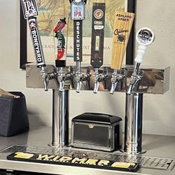The Great American Pizza Company - I also had 2 pints of Ashland Amber (4th handle from the left) for $5 each , plus tax and tip.