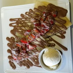 Dezerts - Nutella & strawberry crepes with icecream