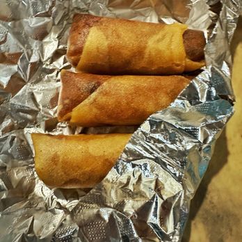 Moms Banh Mi - Egg rolls - Food Trucks Near Me - Hutto, Texas Moms Banh Mi - Egg rolls - Food Trucks Near Me - Hutto, Texas