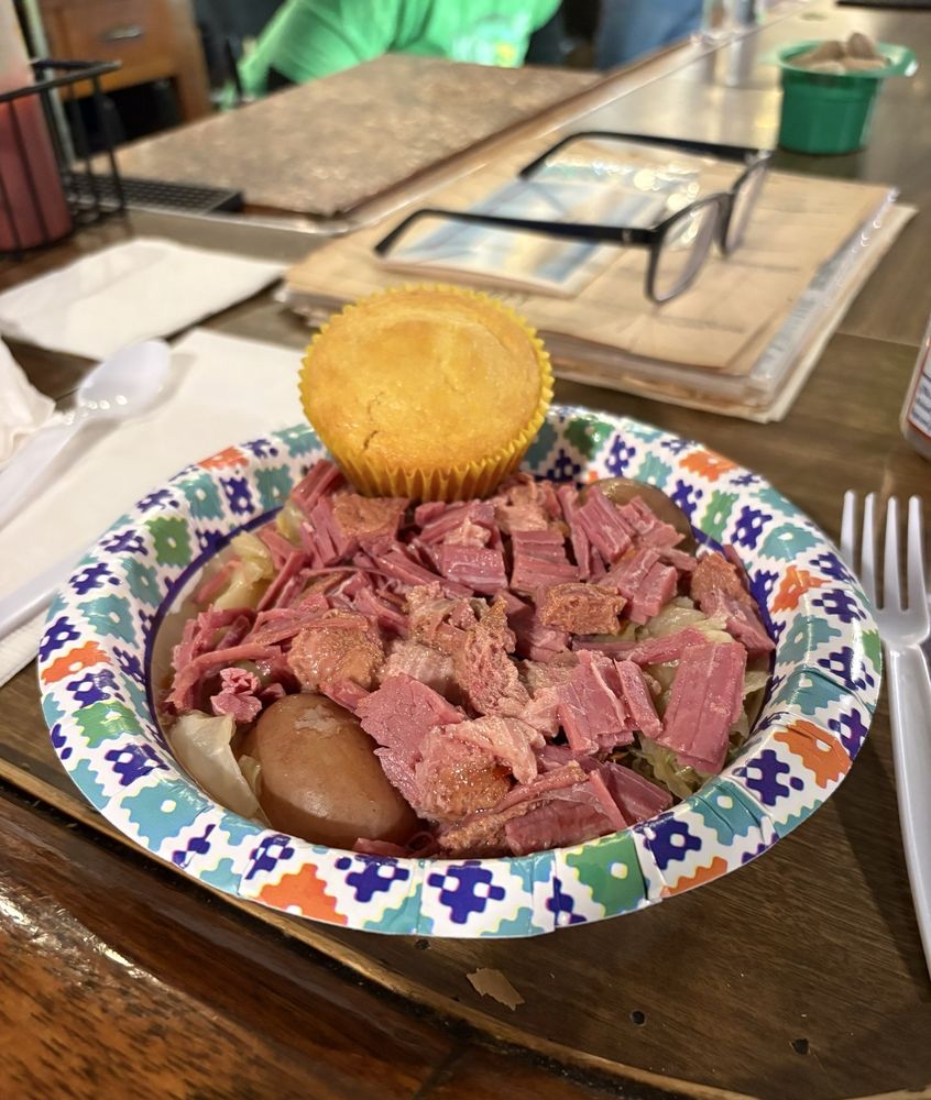 Peyton's Bar & Grill Logo