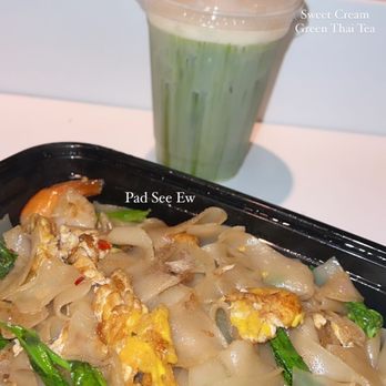 White Elephant - Pad see ew and green cream Thai tea - Thai Near Me - Anaheim, California