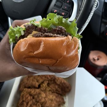 Bussin Smash & Wings - Original Smash Burger - Chicken Wings Near Me - Charlotte, North Carolina