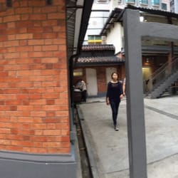 油街實現 - The exterior of this small gallery.     May 03, 2015