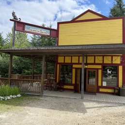 Exterior photo of Grizzly Falls Zipline Exterior photo of Grizzly Falls Zipline