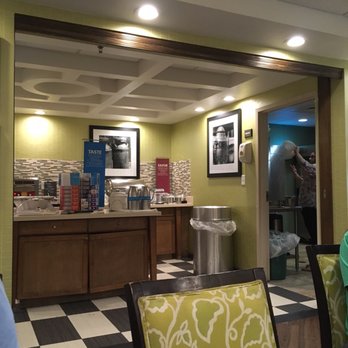 Hampton Inn Franklin - Food Area - Hotels Near Me - Franklin, Kentucky Hampton Inn Franklin - Food Area - Hotels Near Me - Franklin, Kentucky