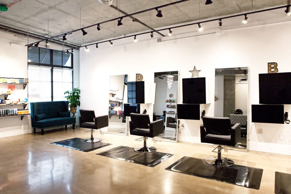 D. Brooke Salon Logo
