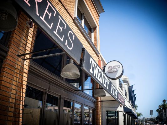 25 Degrees Huntington Beach by null