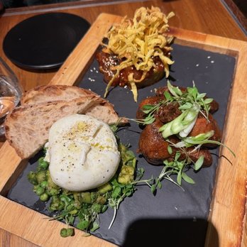Bread Street Brasserie - Tuna Tartar, chicken wings and burrata - British Near Me - Edinburgh, EDH Bread Street Brasserie - Tuna Tartar, chicken wings and burrata - British Near Me - Edinburgh, EDH