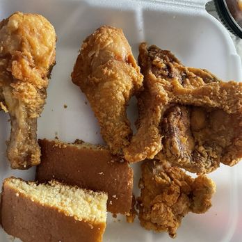 Cozy Coop Roswell - 4 pc chicken with cornbread - Chicken Shop Near Me - Roswell, Georgia