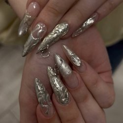 Queen Bee Nail Shop