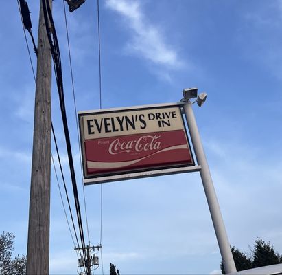 Evelyn's Drive-In by null