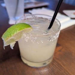 The Crest Sports Bar & Grill - Skinny Margarita